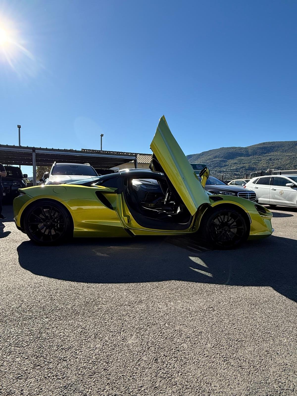 McLaren Artura — photo 7